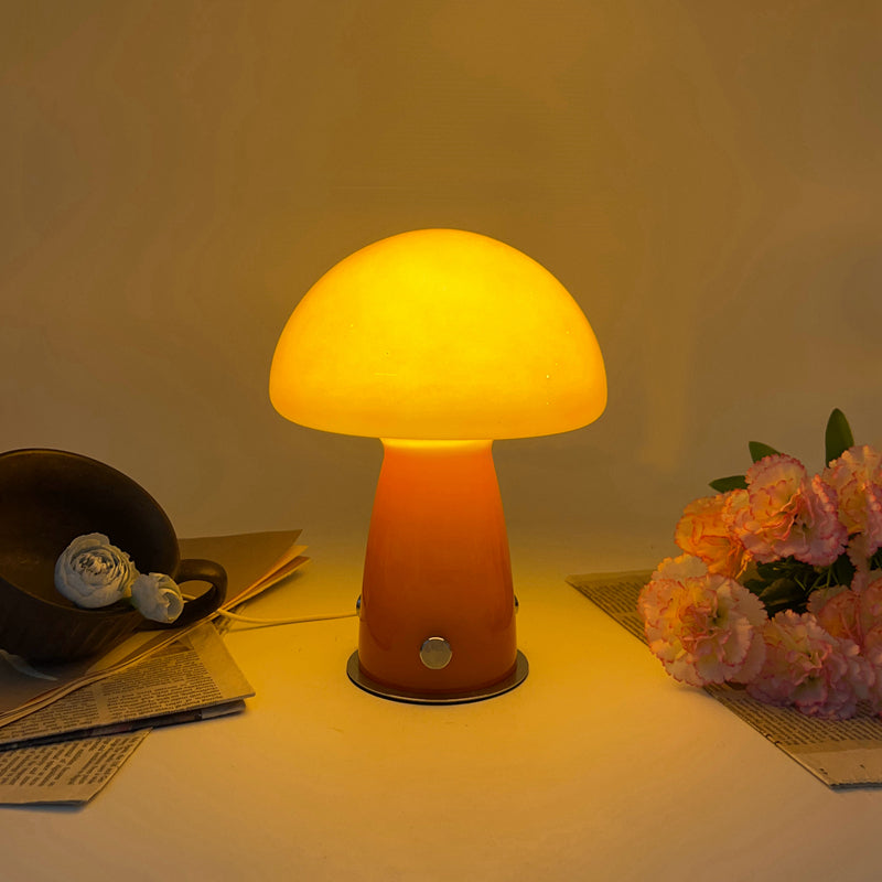 lampe champignon vintage sur table en decoration