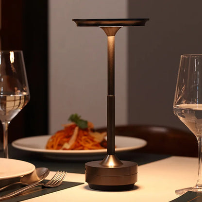 au restaurant lampe de table led sans fil au centre
