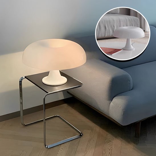 lampe champignon blanche dans coin de salon