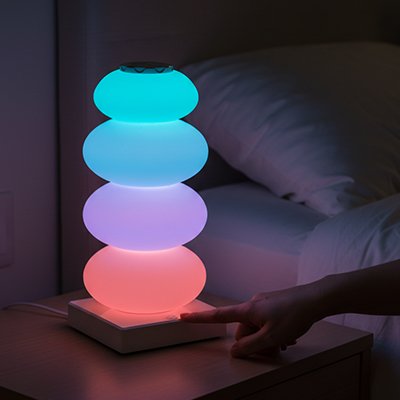 lampe de chevet design  assurant stabilité sur table de nuit