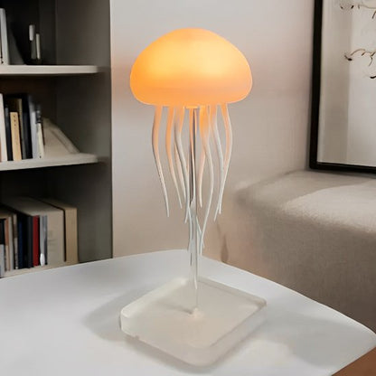 lampe de chevet design sur table de lecture
