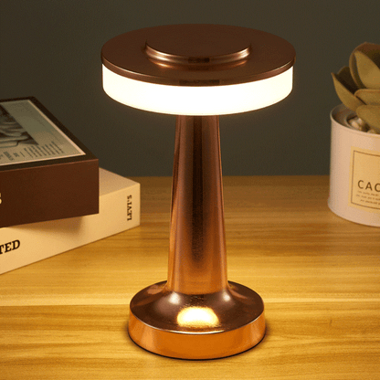 lampe de chevet doree en decoration