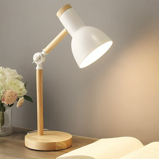 Lampe de chevet industriel blanc sur table de lecture
