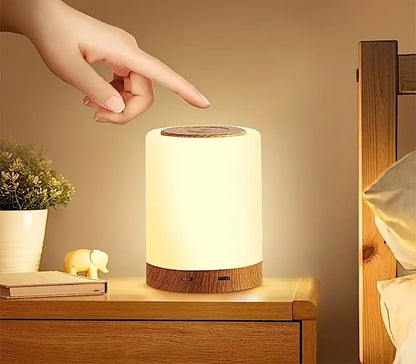 lampe de chevet tactile design allumee