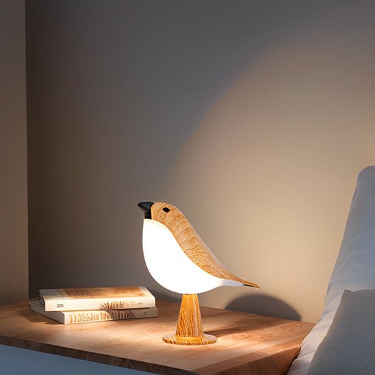 lampe de chevet tactile sur table de lecture