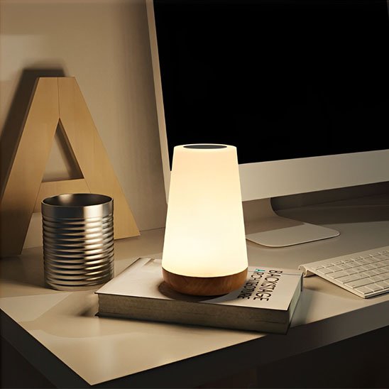 lampe de chevet tactile sur table de travail