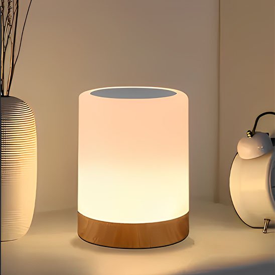 lampe de chevet tactiles sur table de decoration
